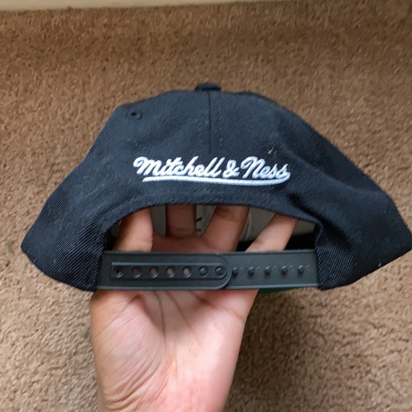 Hat for sale - Picture 2 of 3